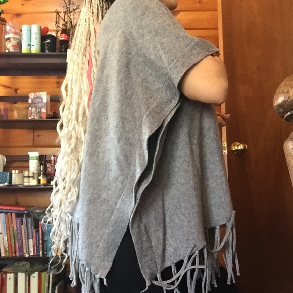 NWT Button Side Poncho - Picture 7 of 10